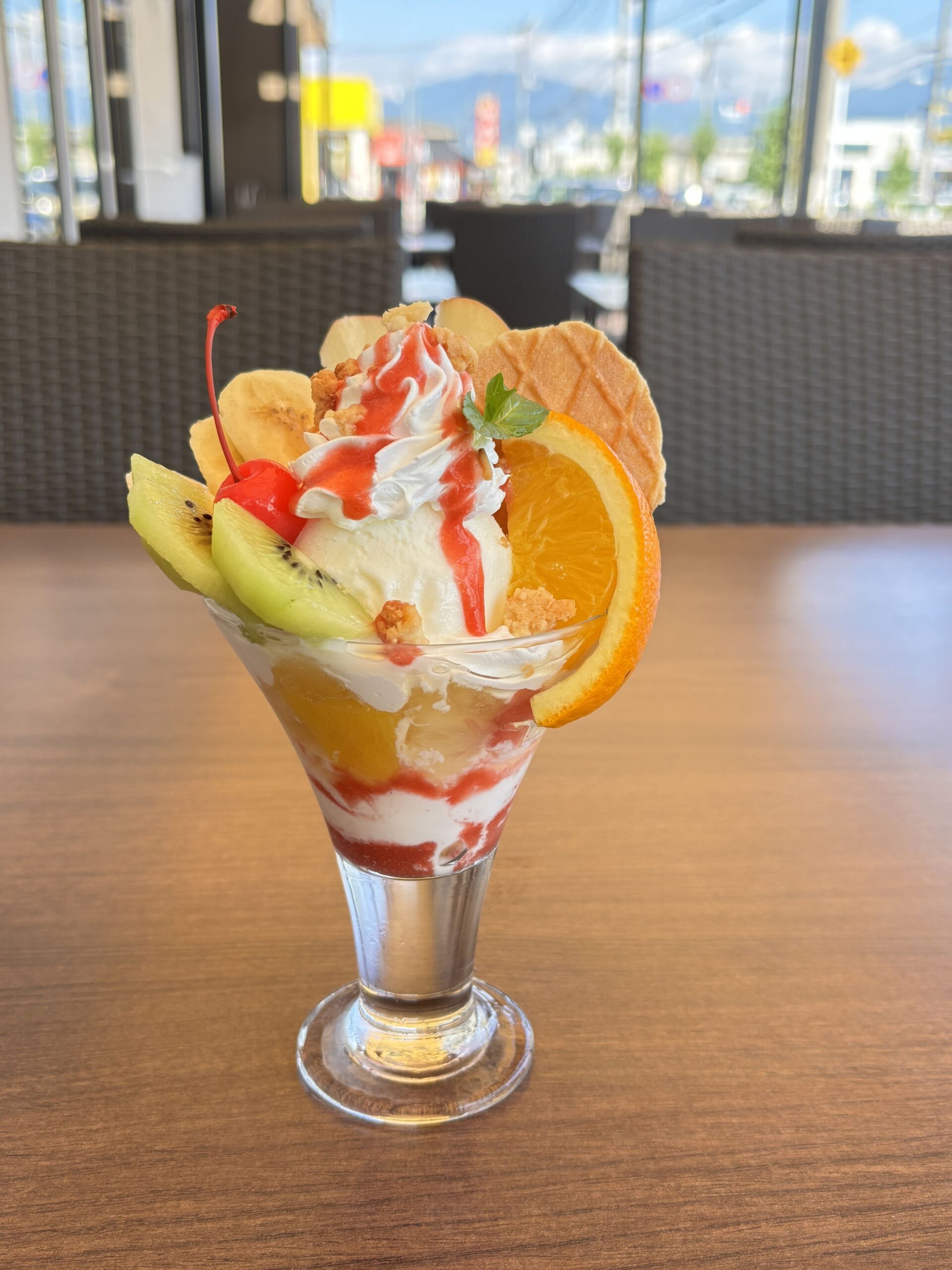 R7.8 ﾐｯｸｽﾌﾙｰﾂﾊﾟﾌｪ | ひかり珈琲店 甲府東｜テラス席はペット同席OK
